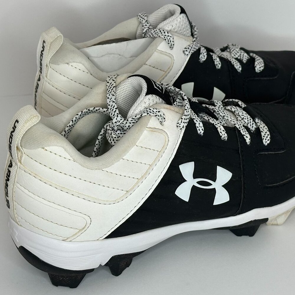 Under Armour “Lead Off” baseball/softball cleats in black and white - 4Y US - Picture 2 of 5
